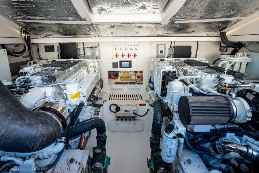 2007 Cabo 40 Express