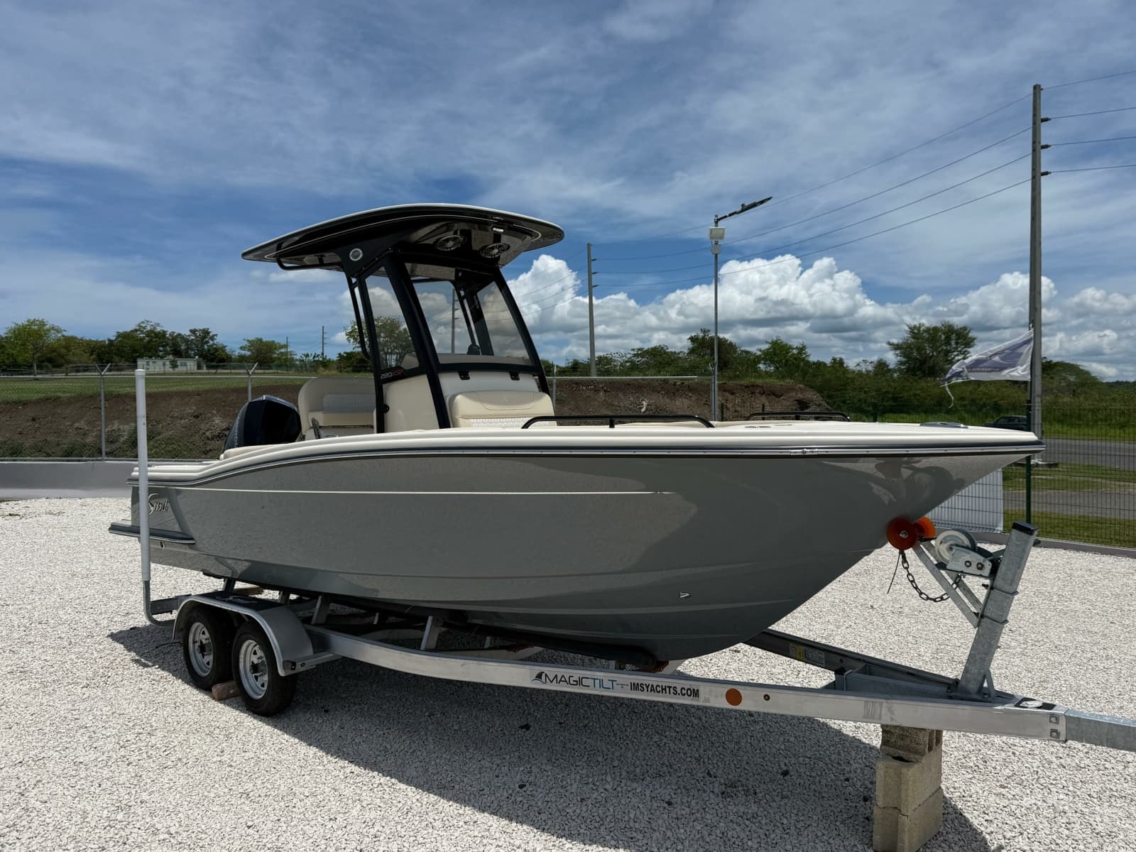 2016 Scout 220 XSF - Photo 2