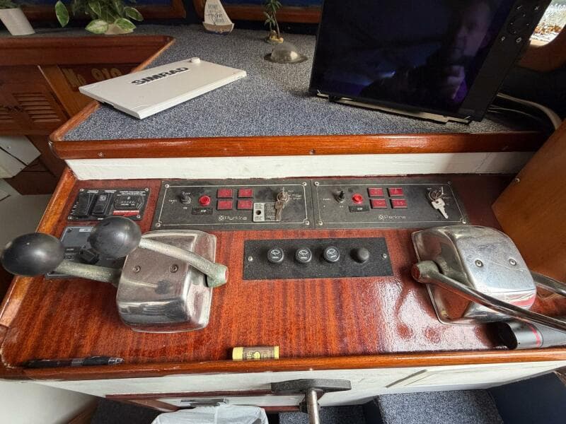 1984 Golden Star Trawler