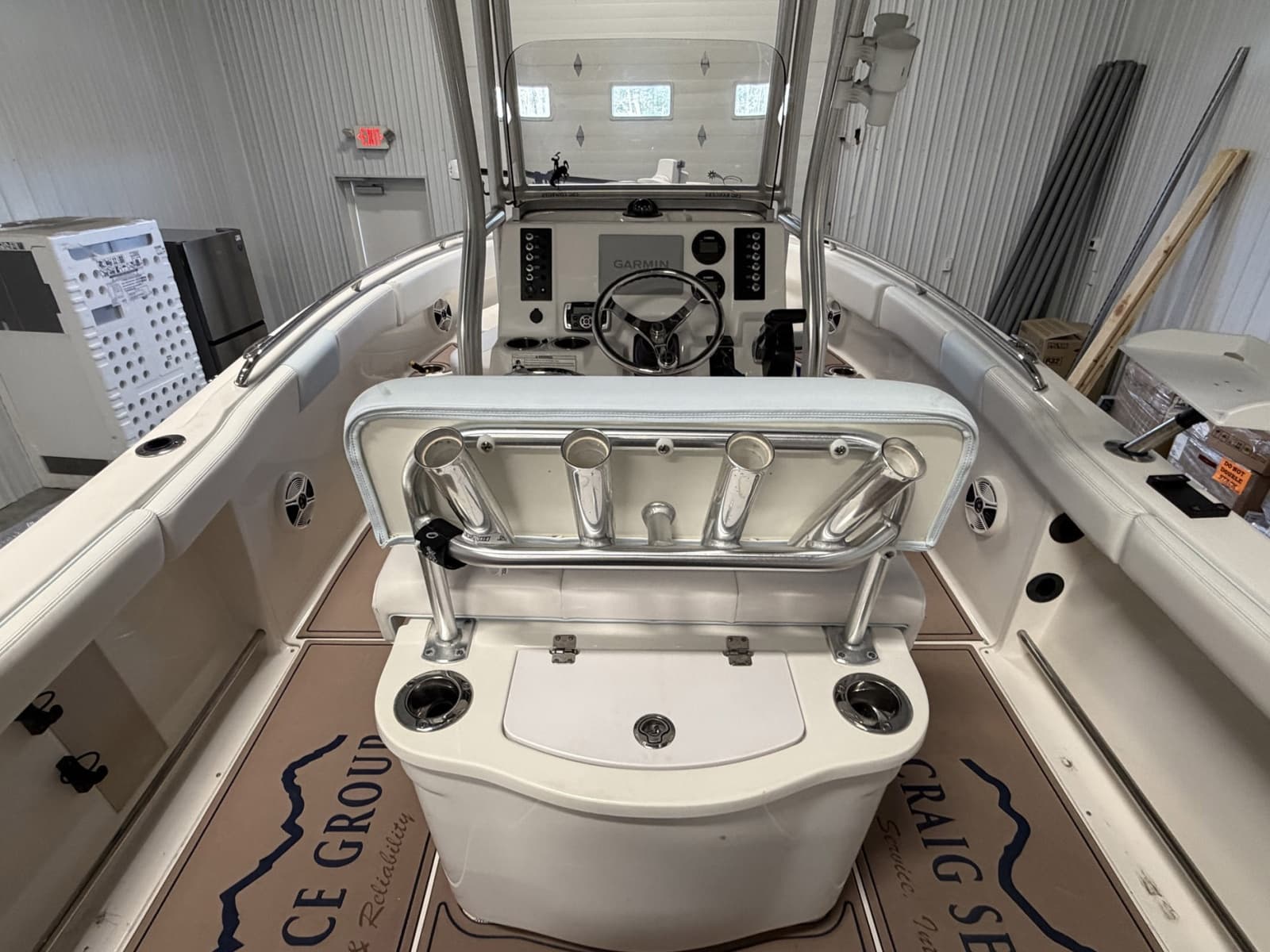 2015 Robalo R222 Center Console