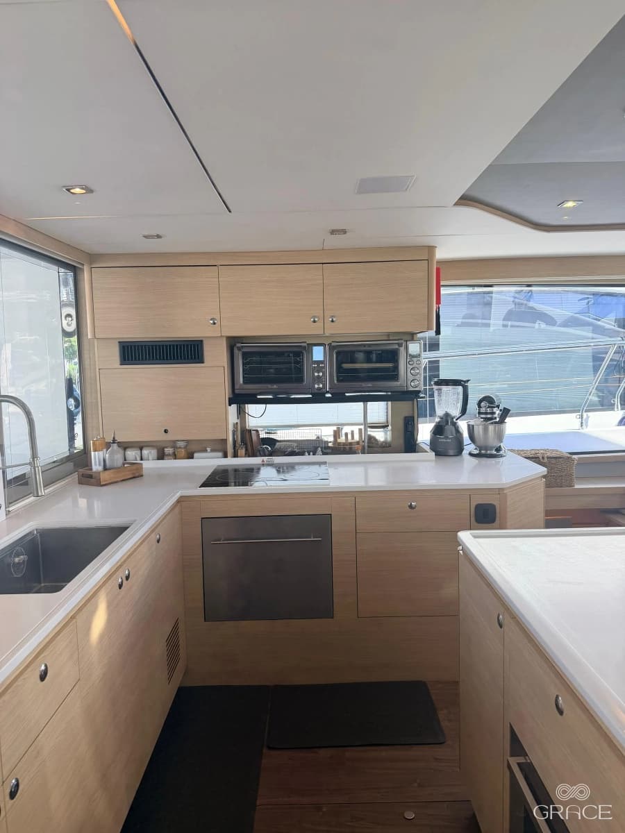 2022 Aquila 54 Yacht - Photo 18