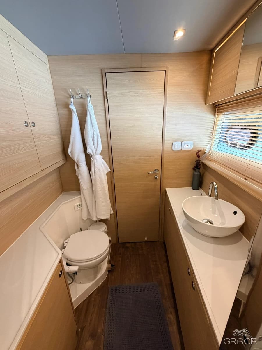 2022 Aquila 54 Yacht - Photo 29