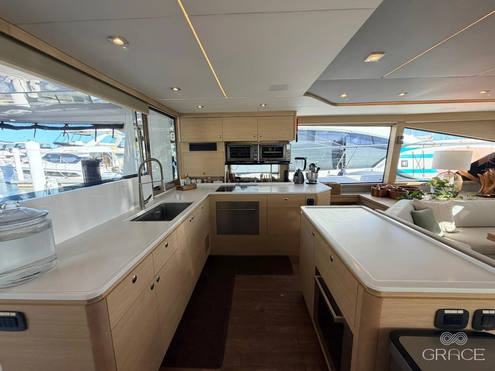 2022 Aquila 54 Yacht - Photo 15