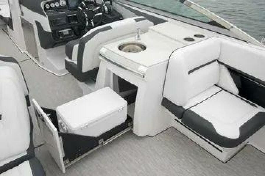 2016 Regal 3200 Bowrider