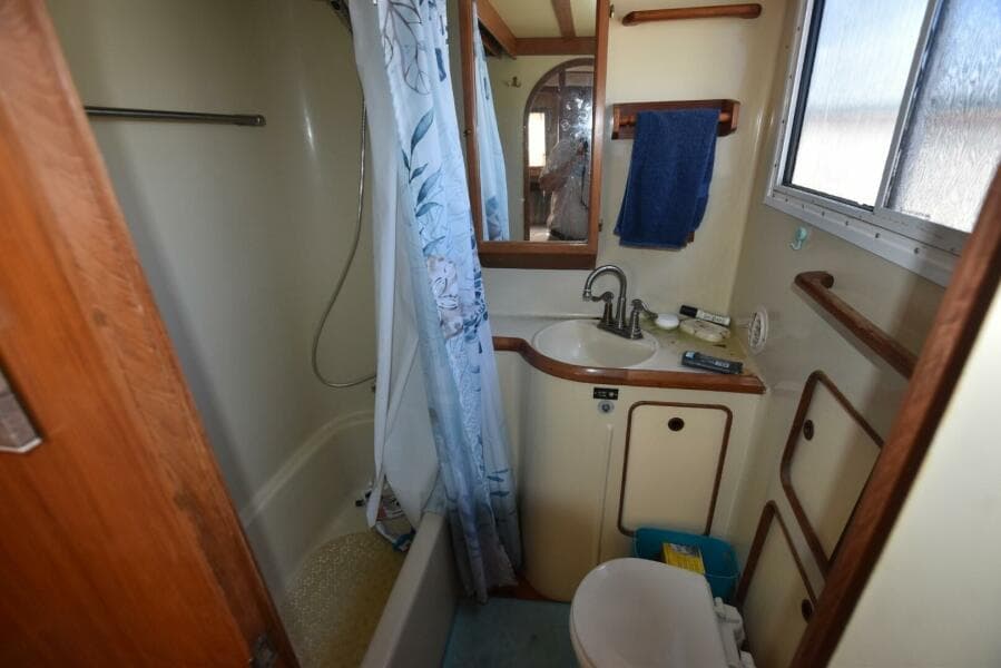 1985 Albin 43 Double Cabin