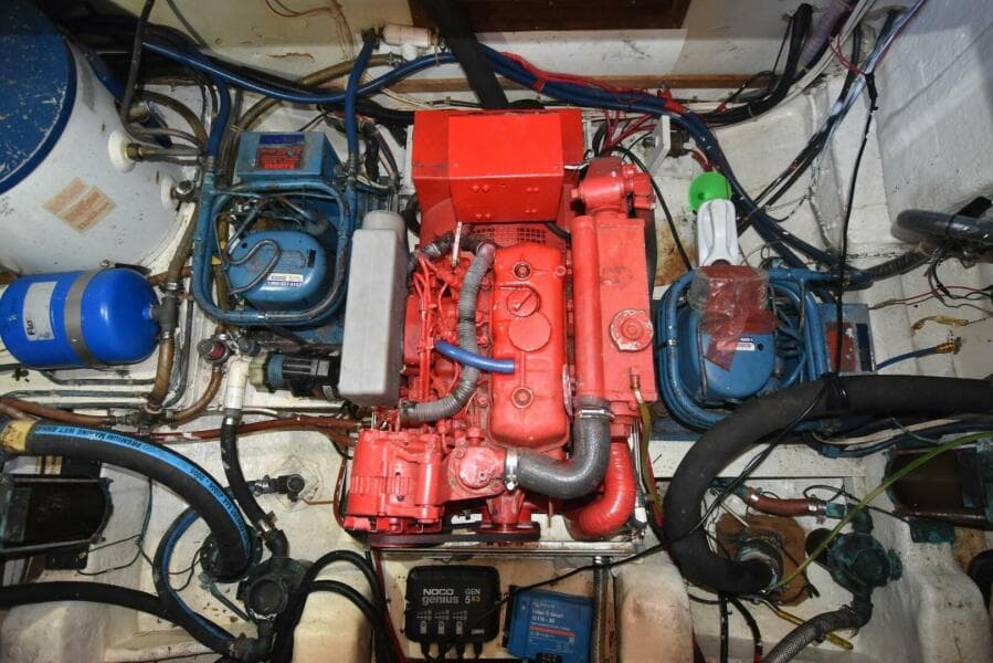 1985 Albin 43 Double Cabin