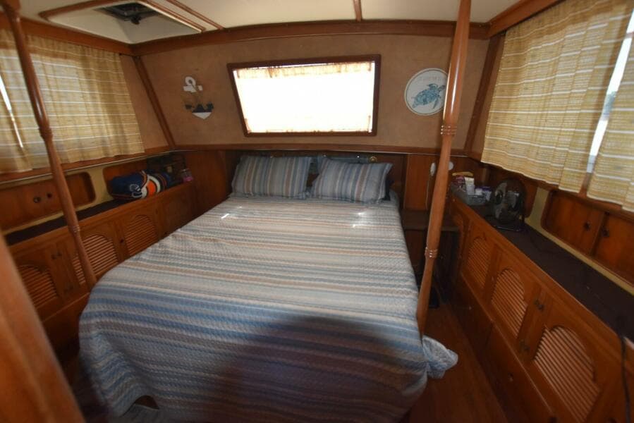 1985 Albin 43 Double Cabin