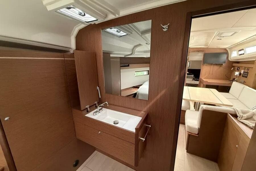 2022 Beneteau Oceanis 40.1