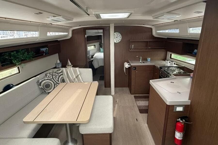 2022 Beneteau Oceanis 40.1