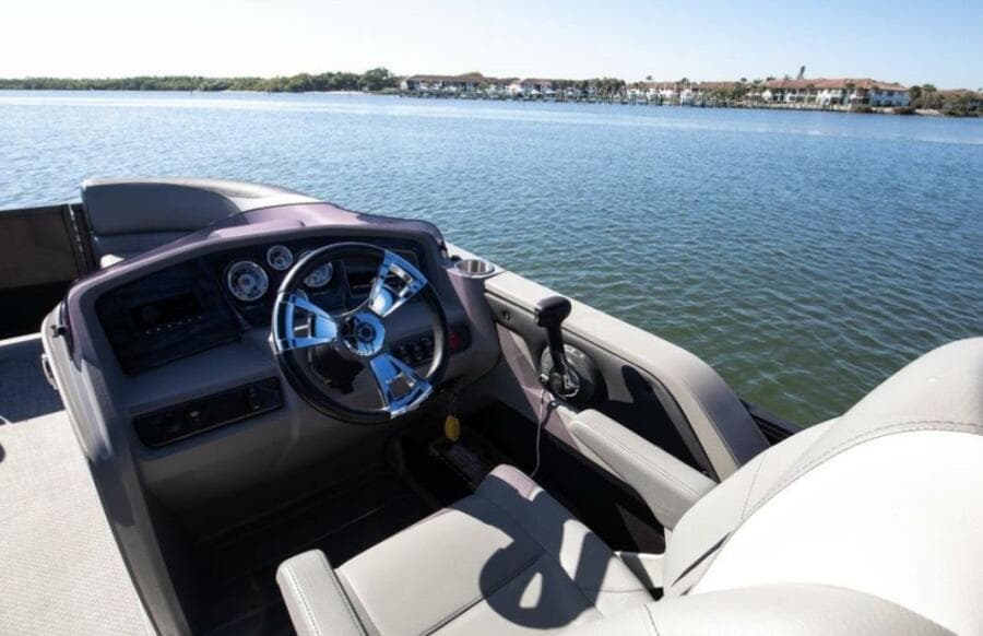 2021 Avalon LSZ Quad Lounger 24