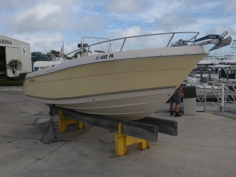 2006 Cobia 210 CC