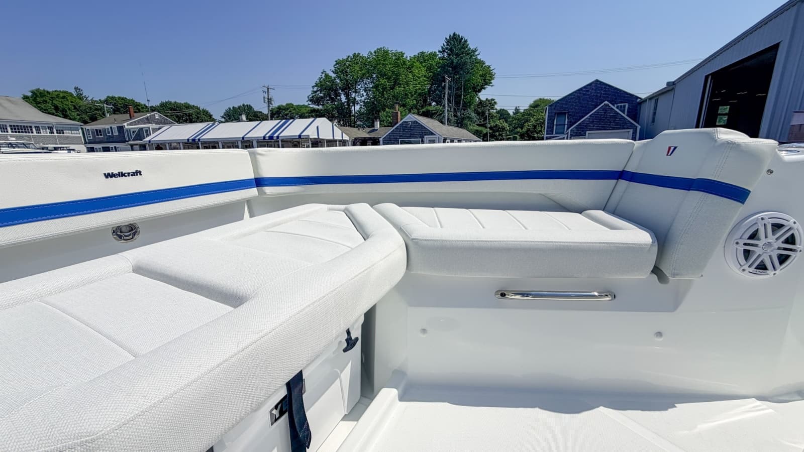 2027 Wellcraft 28 T-Top - Photo 10