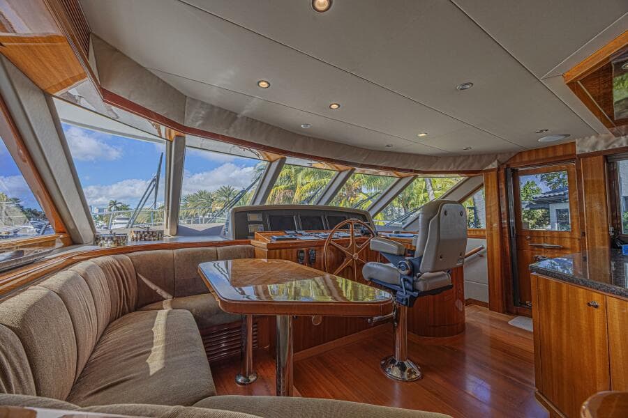 2010 Ocean Alexander 74 Motoryacht