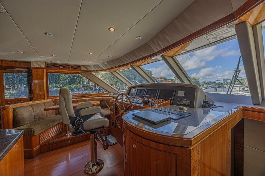 2010 Ocean Alexander 74 Motoryacht