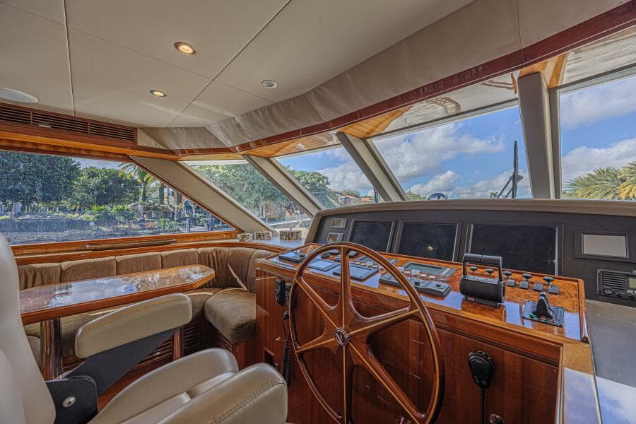 2010 Ocean Alexander 74 Motoryacht