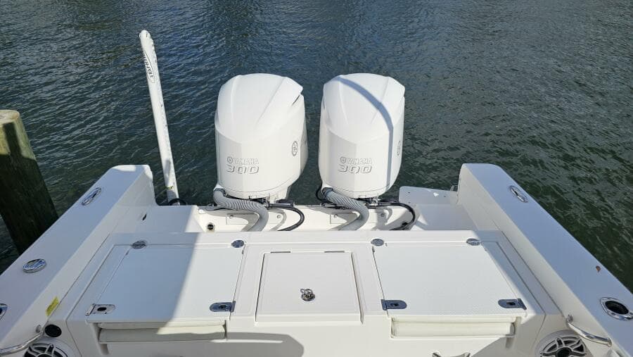 2021 Everglades 273CC