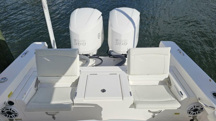 2021 Everglades 273CC