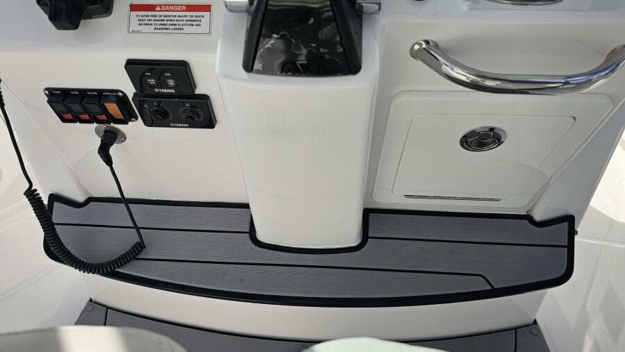 2021 Everglades 273CC