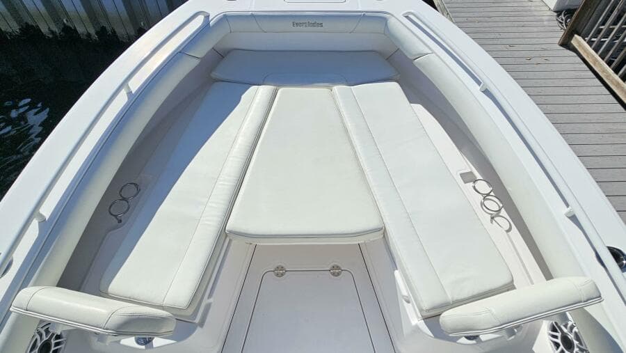 2021 Everglades 273CC