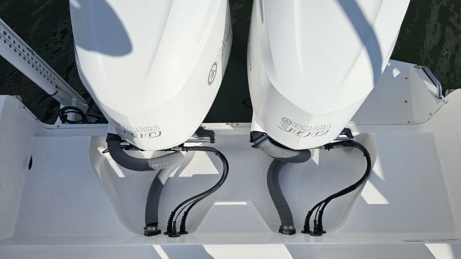 2021 Everglades 273CC