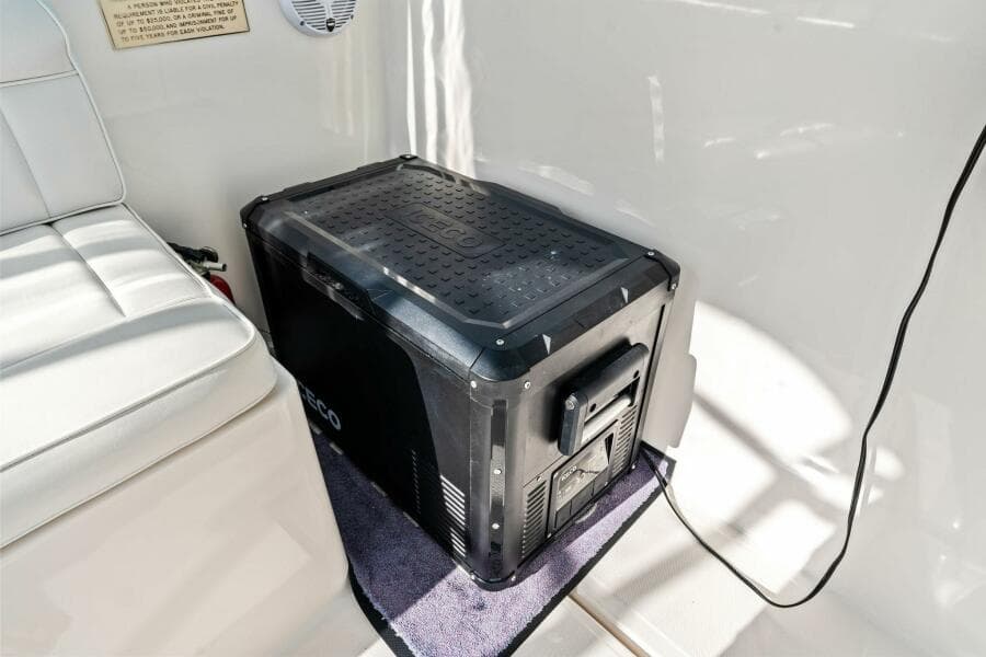 2005 40 Cabo Express - Miss B Halvin