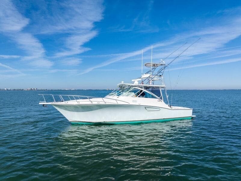 2005 40 Cabo Express - Miss B Halvin