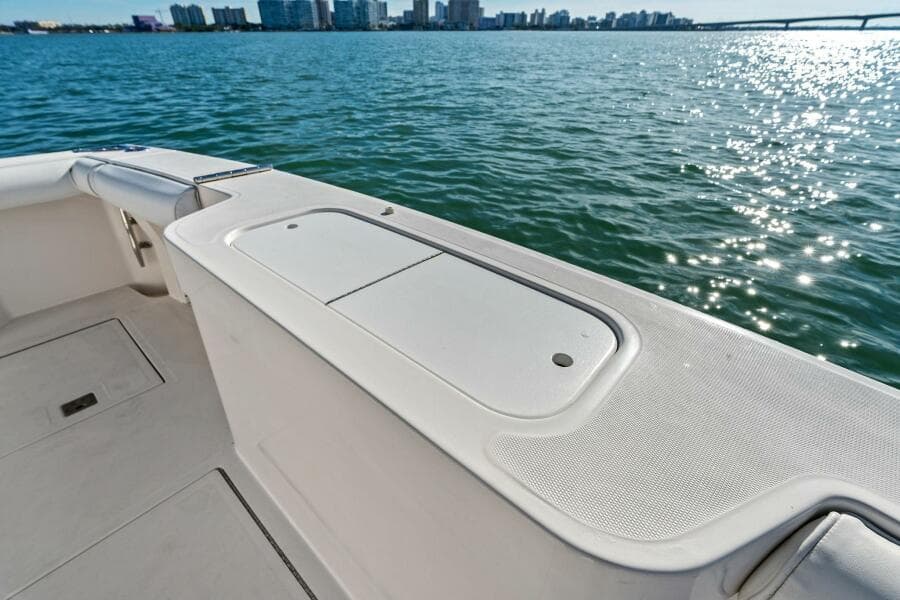 2005 40 Cabo Express - Miss B Halvin