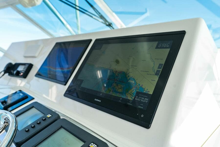 2005 40 Cabo Express - Miss B Halvin