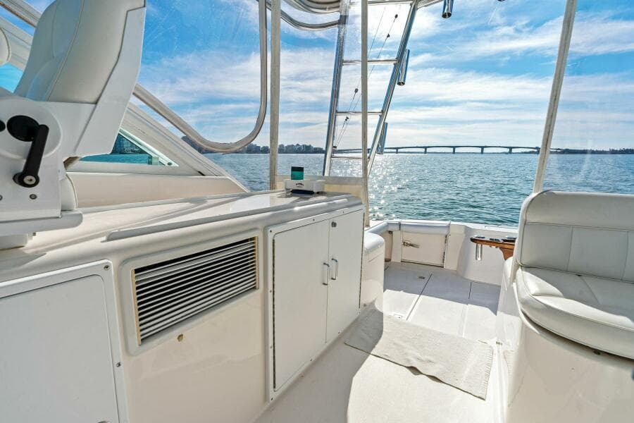 2005 40 Cabo Express - Miss B Halvin