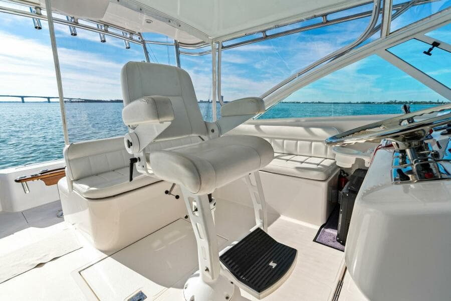 2005 40 Cabo Express - Miss B Halvin