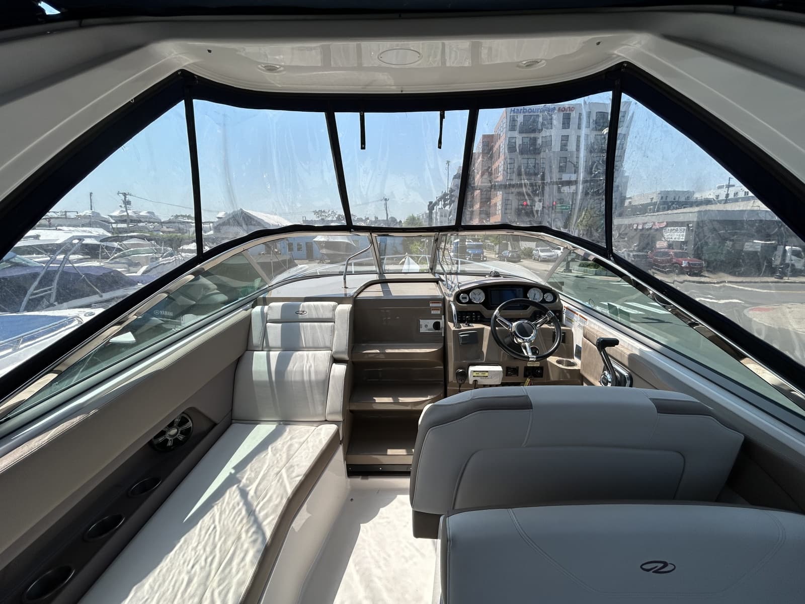 2017 Regal 28 Express - Photo 4
