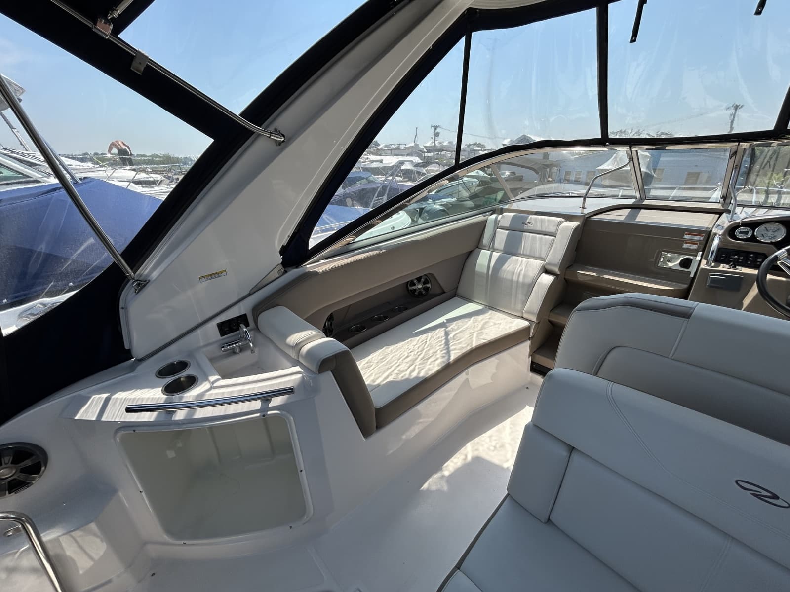 2017 Regal 28 Express - Photo 10