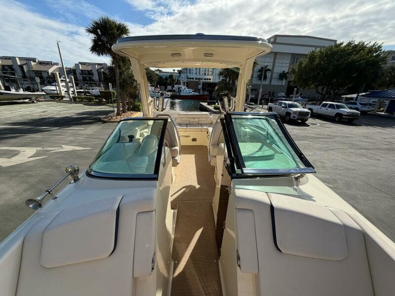 2023 Chris-Craft 28 Launch GT