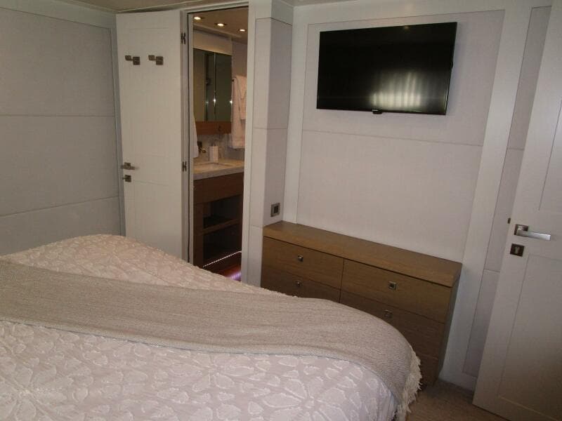 Starboard VIP Looking Inboard