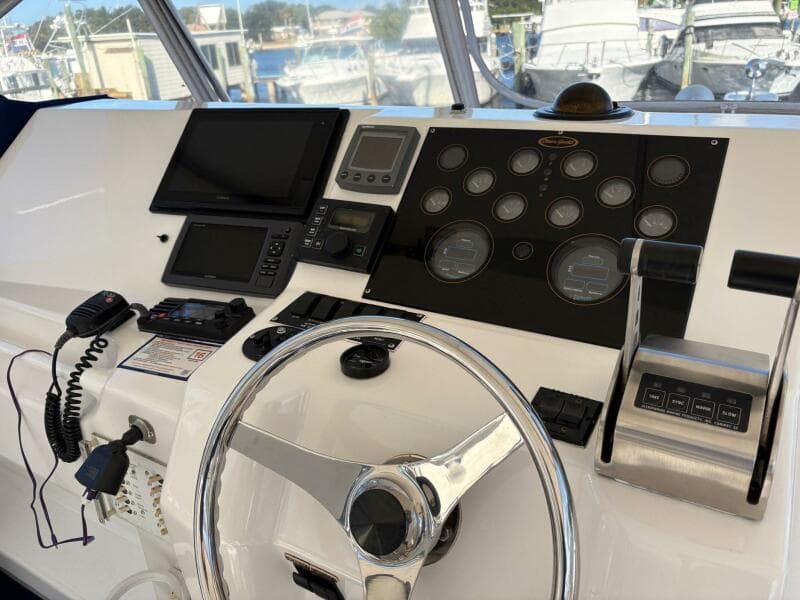 2001 Ocean Yachts 40 Express Bridge