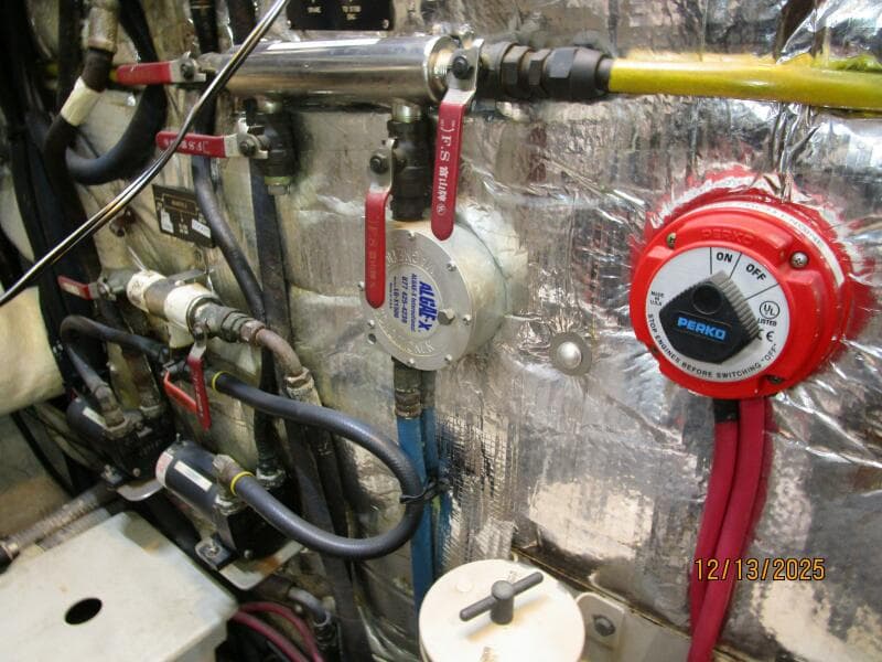 60' Jefferson starboard fuel manifold