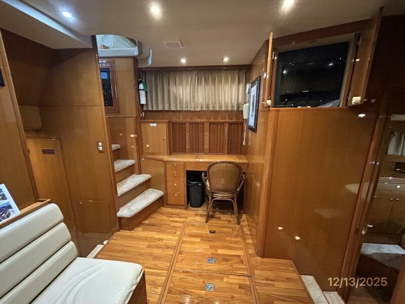 60' Jefferson office port