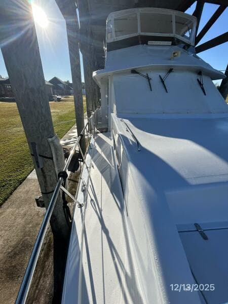 60' Jefferson starboard side deck2