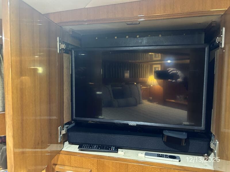 60' Jefferson master stateroom TV