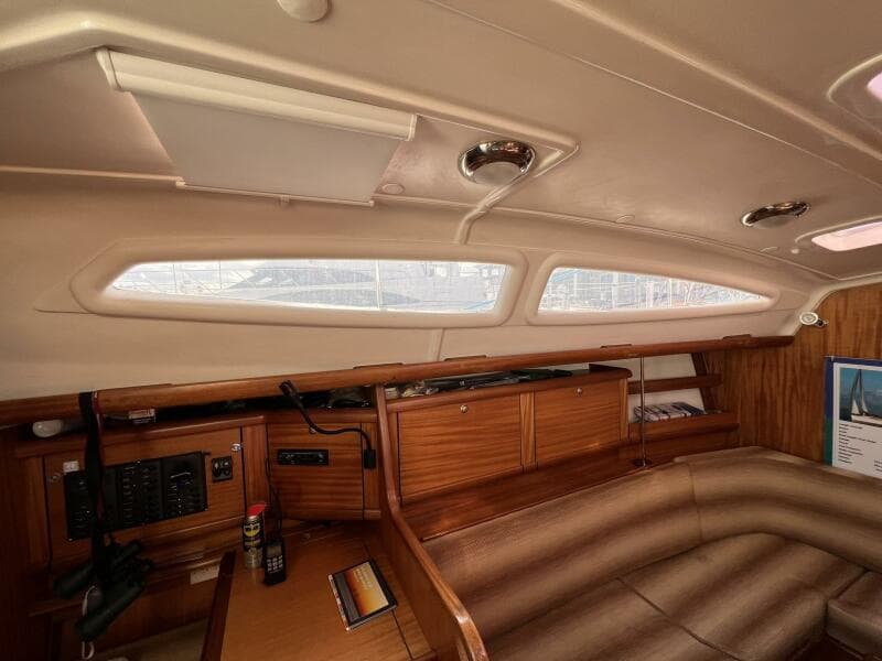 2007 Delphia 33 Sloop