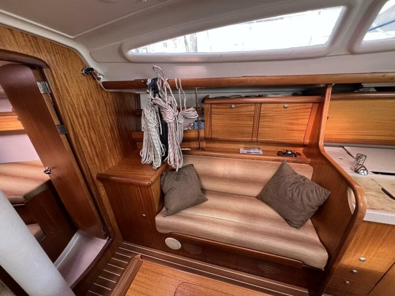 2007 Delphia 33 Sloop