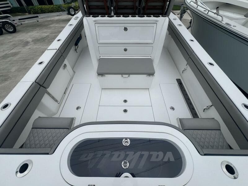 Valhalla 33 JUST ONE MORE - Aft Seating