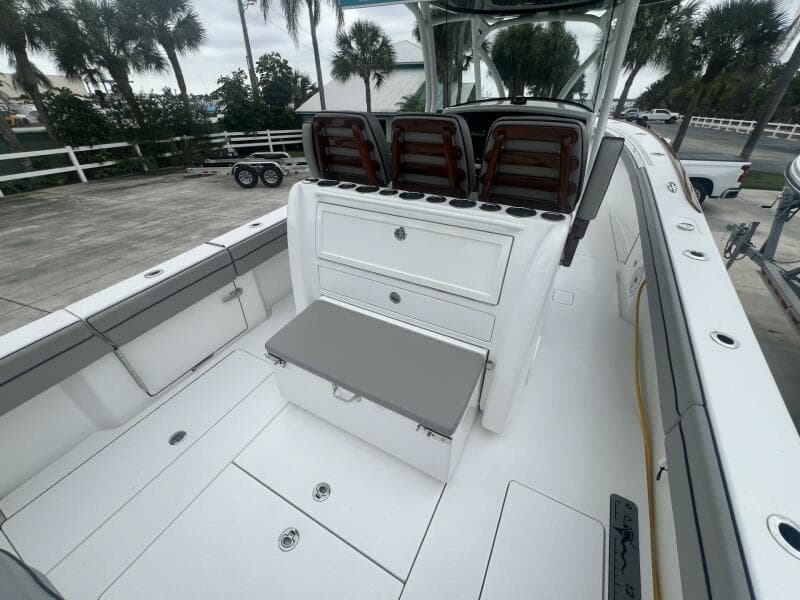 Valhalla 33 JUST ONE MORE - Seating