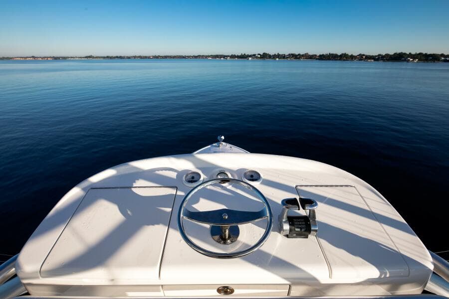 Viking 52 ONE MORE - Sport Tower Helm