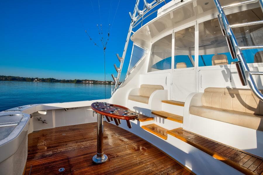 Viking 52 ONE MORE - Cockpit