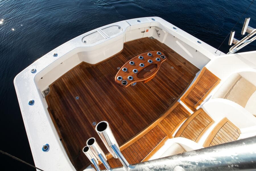 Viking 52 ONE MORE - Cockpit