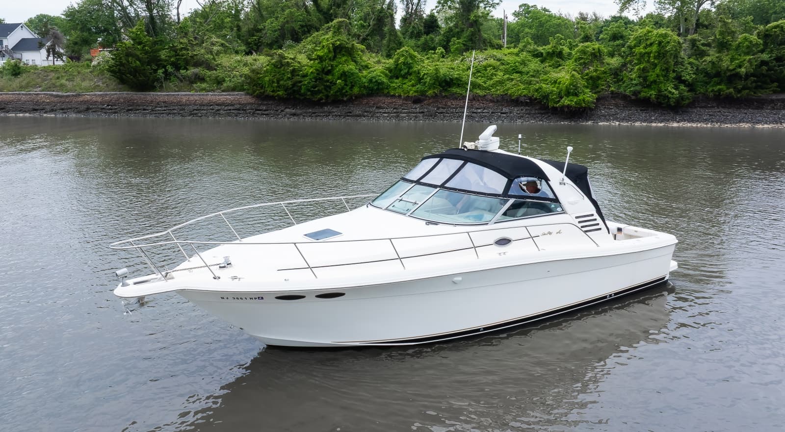 1998 Sea Ray 330 Express - Photo 2