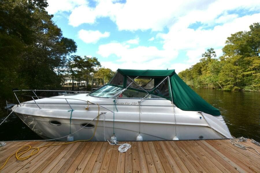 1999 Rinker Fiesta Vee 270