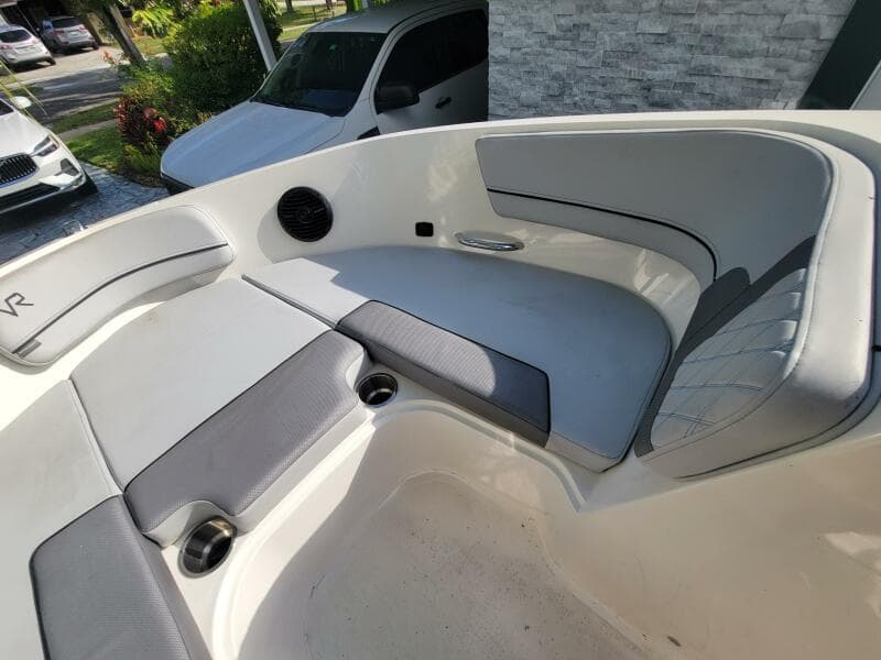 2023 Bayliner VR6 OB