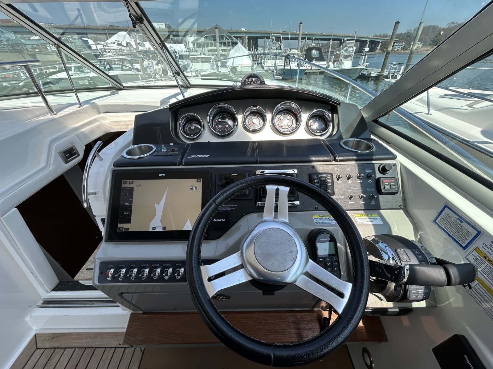 2014 Sea Ray 350 Sundancer